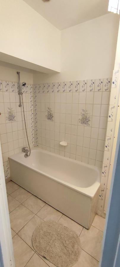 Appartement Au Coeur De Ville A 2 Mins De La Gare Agen Luaran gambar